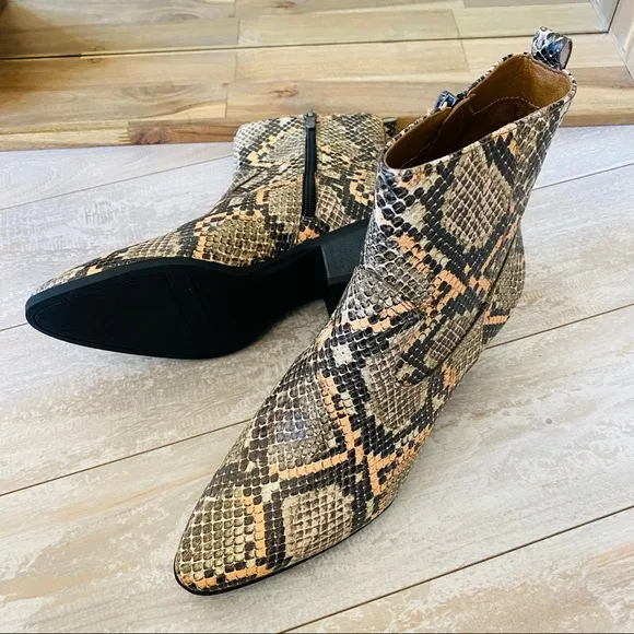 New Circus by Sam Edelman Western boho ankle snakeskin Boots