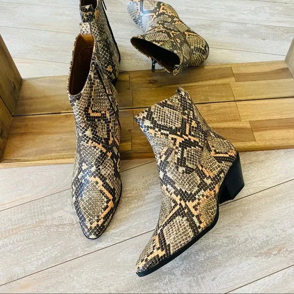 New Circus by Sam Edelman Western boho ankle snakeskin Boots