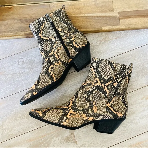 New Circus by Sam Edelman Western boho ankle snakeskin Boots