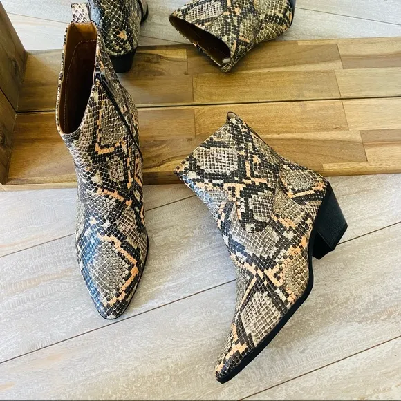 New Circus by Sam Edelman Western boho ankle snakeskin Boots