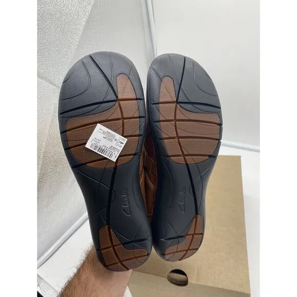New Clarks Artisan UnLoop Ease Slip-On Brown Leather Loafers Clogs Comfort Sz 7M