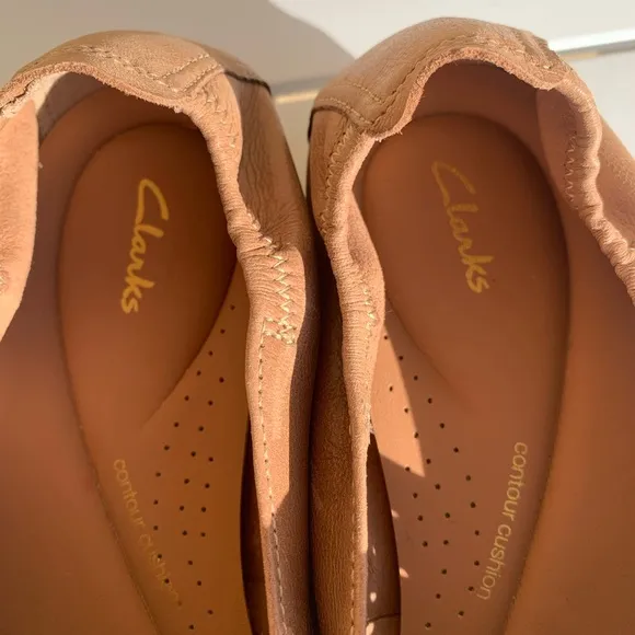 NEW Clarks perforated brown leather loafers size 8.5W