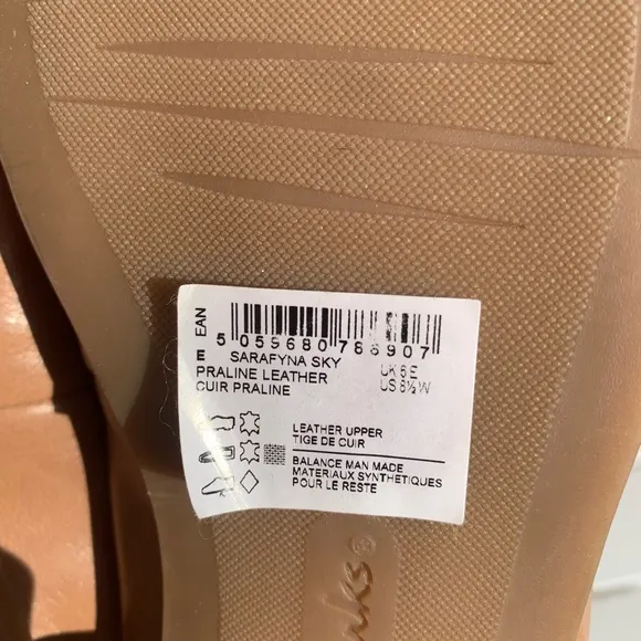 NEW Clarks perforated brown leather loafers size 8.5W