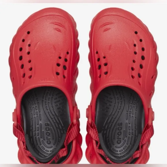 New Crocs Echo Clogs Boys Size: J1
