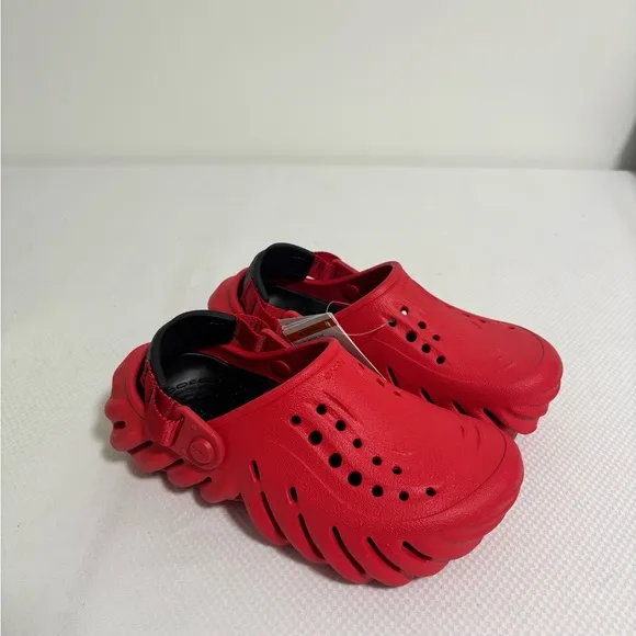 New Crocs Echo Clogs Boys Size: J1