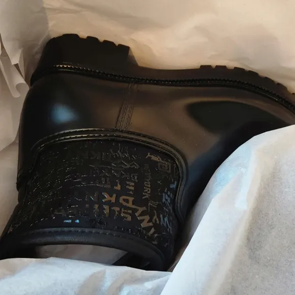 NEW!! 🖤 DKNY- Size 9- RAINY COLD WEATHER ANKLE WINTER &amp; SNOW BOOTS