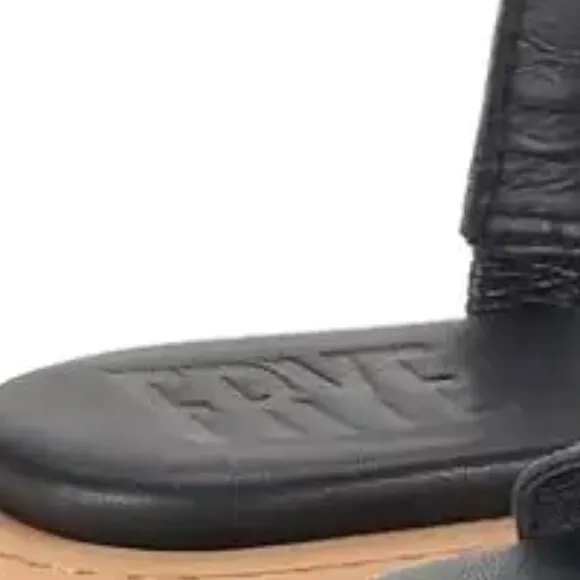 new Frye Sandals Faye Black Leather Strappy Slides  5M16