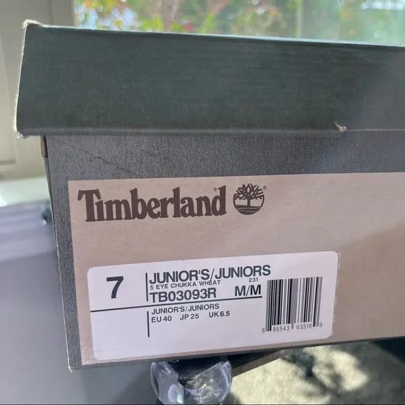 New in box Timberland' 5-Eye Leather Chukka Boot wheat size 7