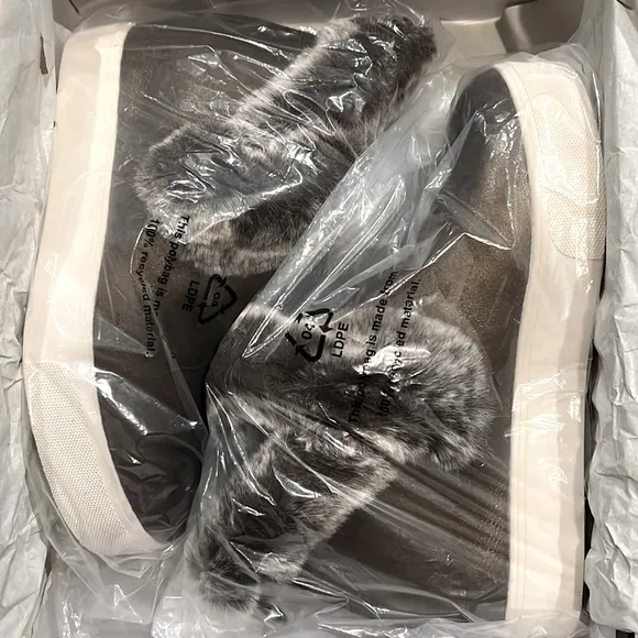 NEW J/Slides Sean Waterproof Hidden Wedge High Top Sneakers, Size 7M New in Box