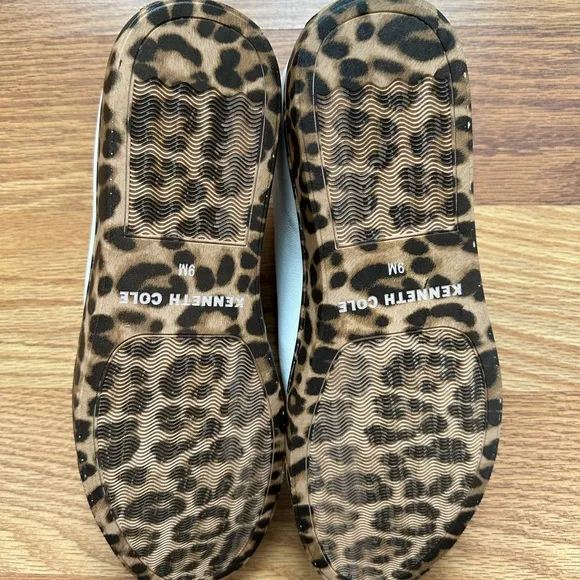 New Kenneth Cole women’s leopard shirt size 9