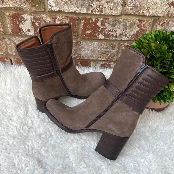 New Napoleoni Brown Suede And Leather Chunky Heel Gold Buckle Ankle Boots Size 7