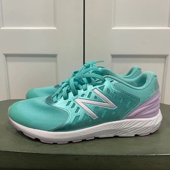 NEW NEW BALANCE FUELCORE URGE SNEAKERS SZ 7 - 9069