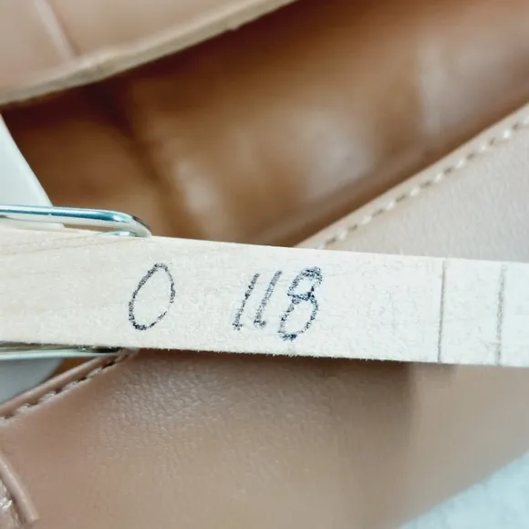 NEW Nordstrom RACK Meade Cream Tan White Flat Loafers O118