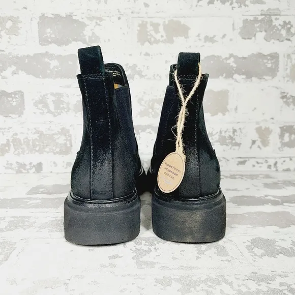 NEW Sofft Samira Black Suede Leather Round Toe Chelsea Pull On Ankle Boots T674
