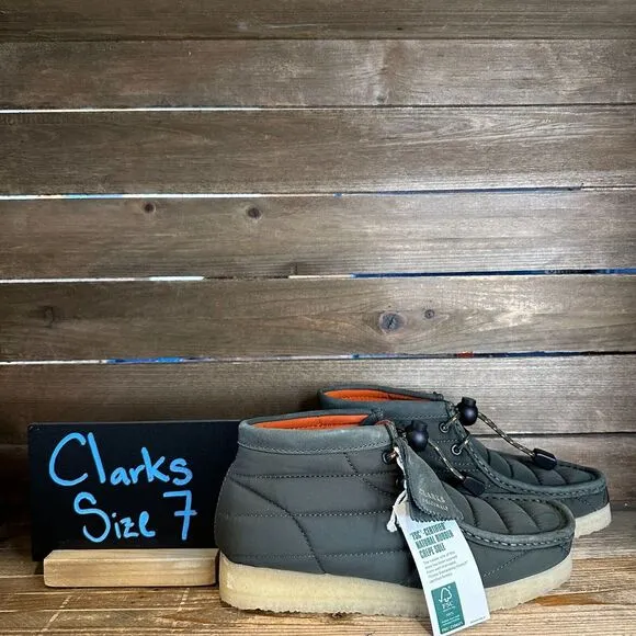 New Womens Clarks Wallabees Olive Green Quilted Ankle‎ Chukka Boots Size 7 M