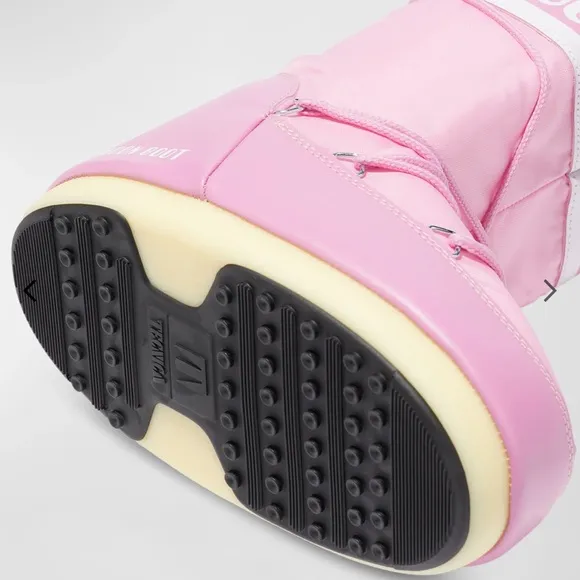 NEW….Moon Boot Pink Winter Boots Insulated Weather-Resistant 9/10.5