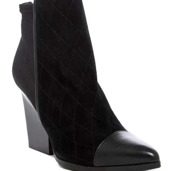 NIB DONALD PLINER BLACK VALDEZ BOOTIE BLACK 10