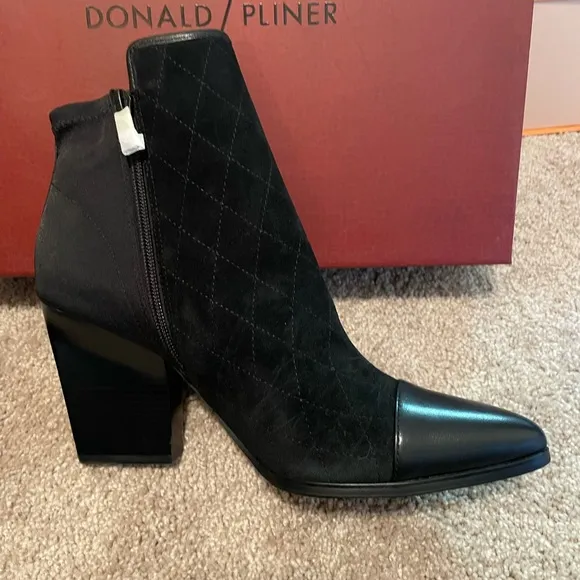 NIB DONALD PLINER BLACK VALDEZ BOOTIE BLACK 10