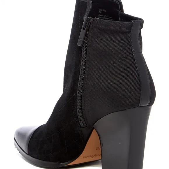 NIB DONALD PLINER BLACK VALDEZ BOOTIE BLACK 10