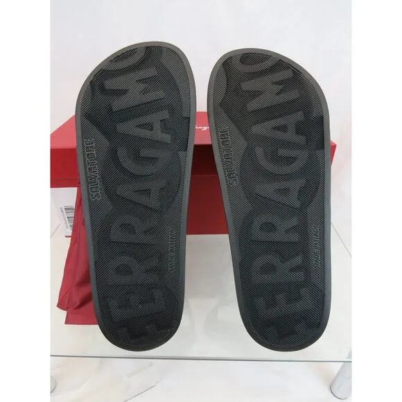 NIB SALVATORE FERRAGAMO GROOVE 6 BLACK RUBBER GANCINI LOGO SANDALS SLIDES 9 M