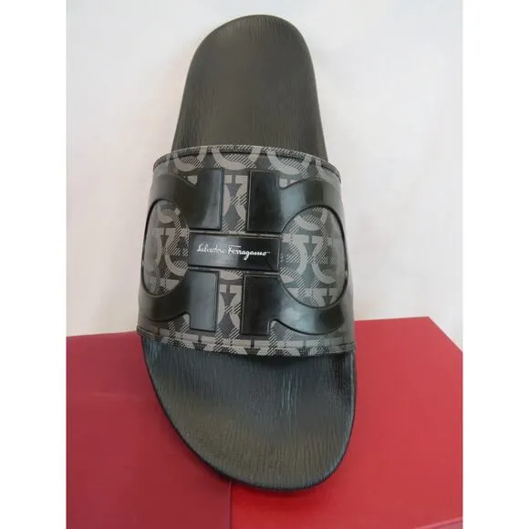NIB SALVATORE FERRAGAMO GROOVE 6 BLACK RUBBER GANCINI LOGO SANDALS SLIDES 9 M