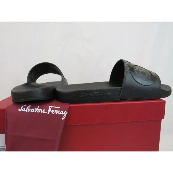 NIB SALVATORE FERRAGAMO GROOVE 6 BLACK RUBBER GANCINI LOGO SANDALS SLIDES 9 M