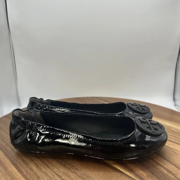 NIB Tory Burch Minnie Travel Ballet Flats Black Patent Leather Logo Women's 6M