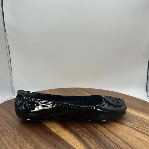 NIB Tory Burch Minnie Travel Ballet Flats Black Patent Leather Logo Women's 6M