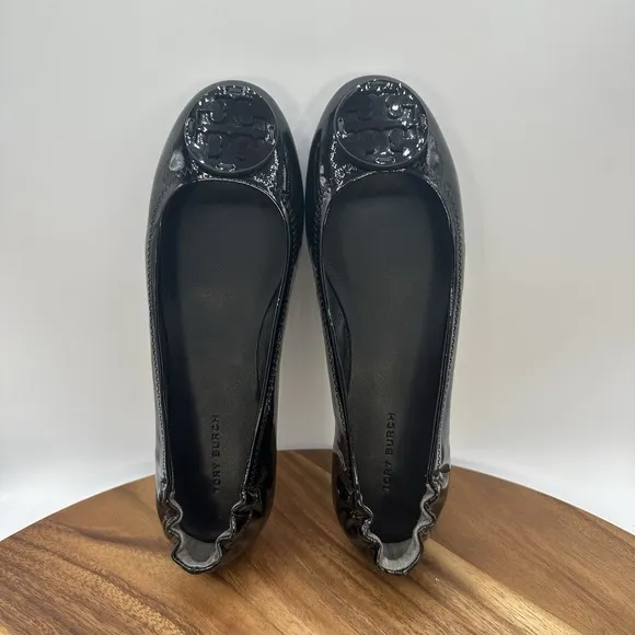 NIB Tory Burch Minnie Travel Ballet Flats Black Patent Leather Logo Women's 6M