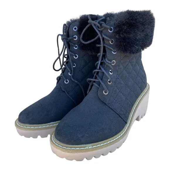 Nicole Miller Black Latte Quilted Boots Size 6‎