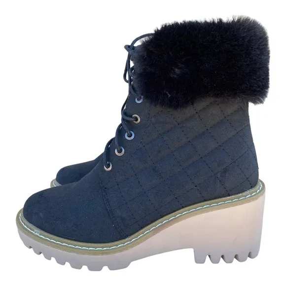 Nicole Miller Black Latte Quilted Boots Size 6‎