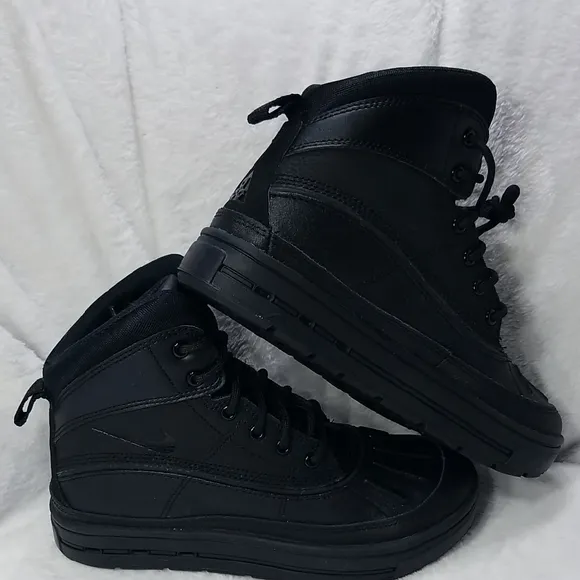 Nike ACG Men's Black Boots