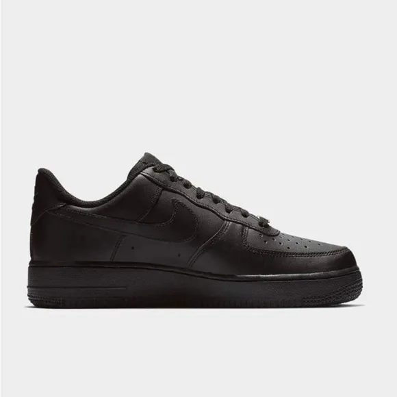 Nike Air Force 1 ‘07 Basketball Tennis Shoe
