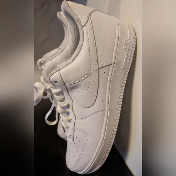 Nike Air Force 1’07 Triple White Low Sneakers Men's Size 12 Like New MSRP $115