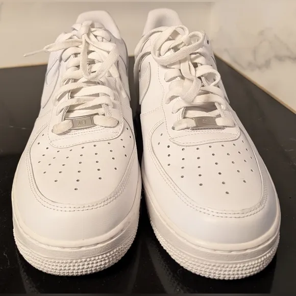 Nike Air Force 1’07 Triple White Low Sneakers Men's Size 12 Like New MSRP $115