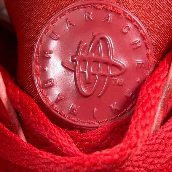 Nike Air Huarache Run (GS) Triple Red 654275-600 Size 7Y