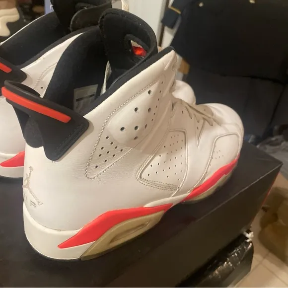 Nike Air Jordan 6 White Infrared 2014 #384664-123 Size 11