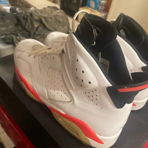 Nike Air Jordan 6 White Infrared 2014 #384664-123 Size 11