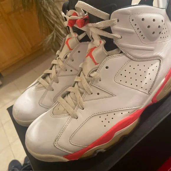 Nike Air Jordan 6 White Infrared 2014 #384664-123 Size 11