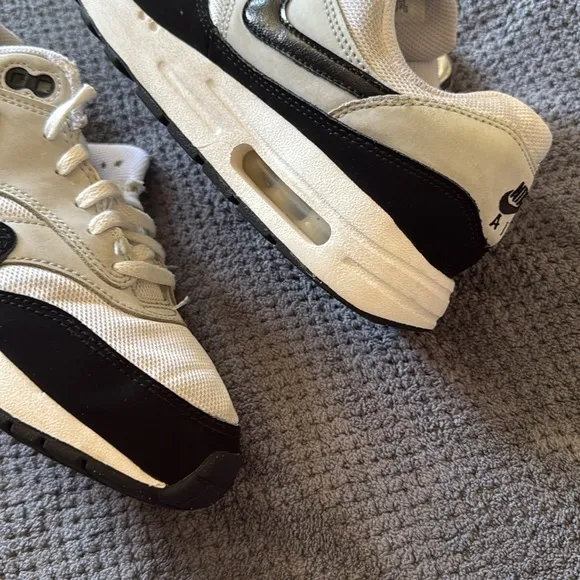 Nike Air Max 1 GS White Black Sneakers Size 7Y Women’s 8.5  Retro – FLASH DROP