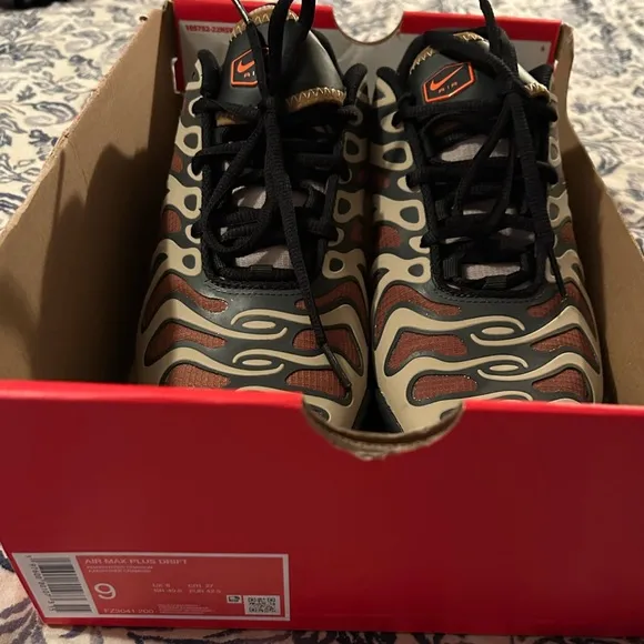 Nike Air Max Plus Drift Khaki Sanddrift FZ3041-200 Men's Size 9 NHIB