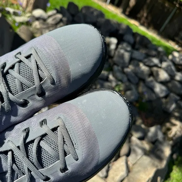 Nike Air Versatile Basketball Sneakers Shoes Men 10.5 Gray 852433-002 Athleisure