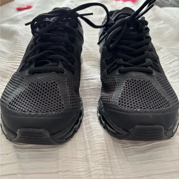 Nike AirMax Black Sneakers with Mesh Upper and Durable Sole