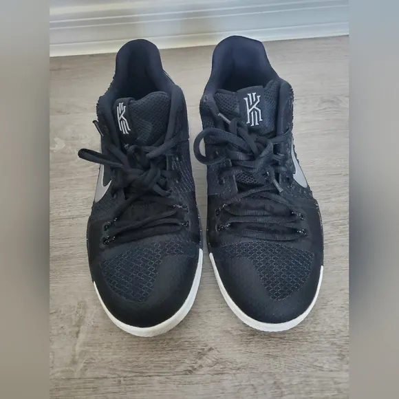 Nike Kyrie Irving Black Ice Mid-Top Basketball Sneakers Kids Youth Size 6Y