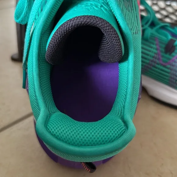 Nike LeBron Witness 6 Green and Purple Basketball Sneakers Men Size 18 New
