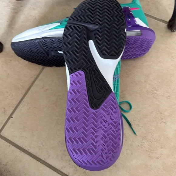 Nike LeBron Witness 6 Green and Purple Basketball Sneakers Men Size 18 New