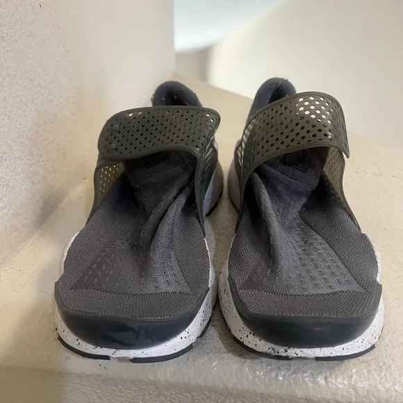 Nike Men's Sock Dart Grey/White  Fashion Shoe Sneakers‎ Size 10