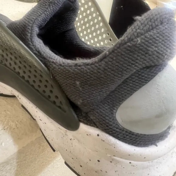 Nike Men's Sock Dart Grey/White  Fashion Shoe Sneakers‎ Size 10