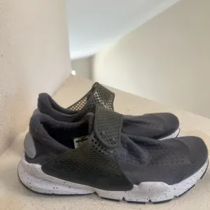 Nike Men's Sock Dart Grey/White  Fashion Shoe Sneakers‎ Size 10