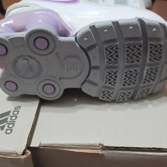 Nike Vintage 09' White and Gray Sneakers with Velcro Closure